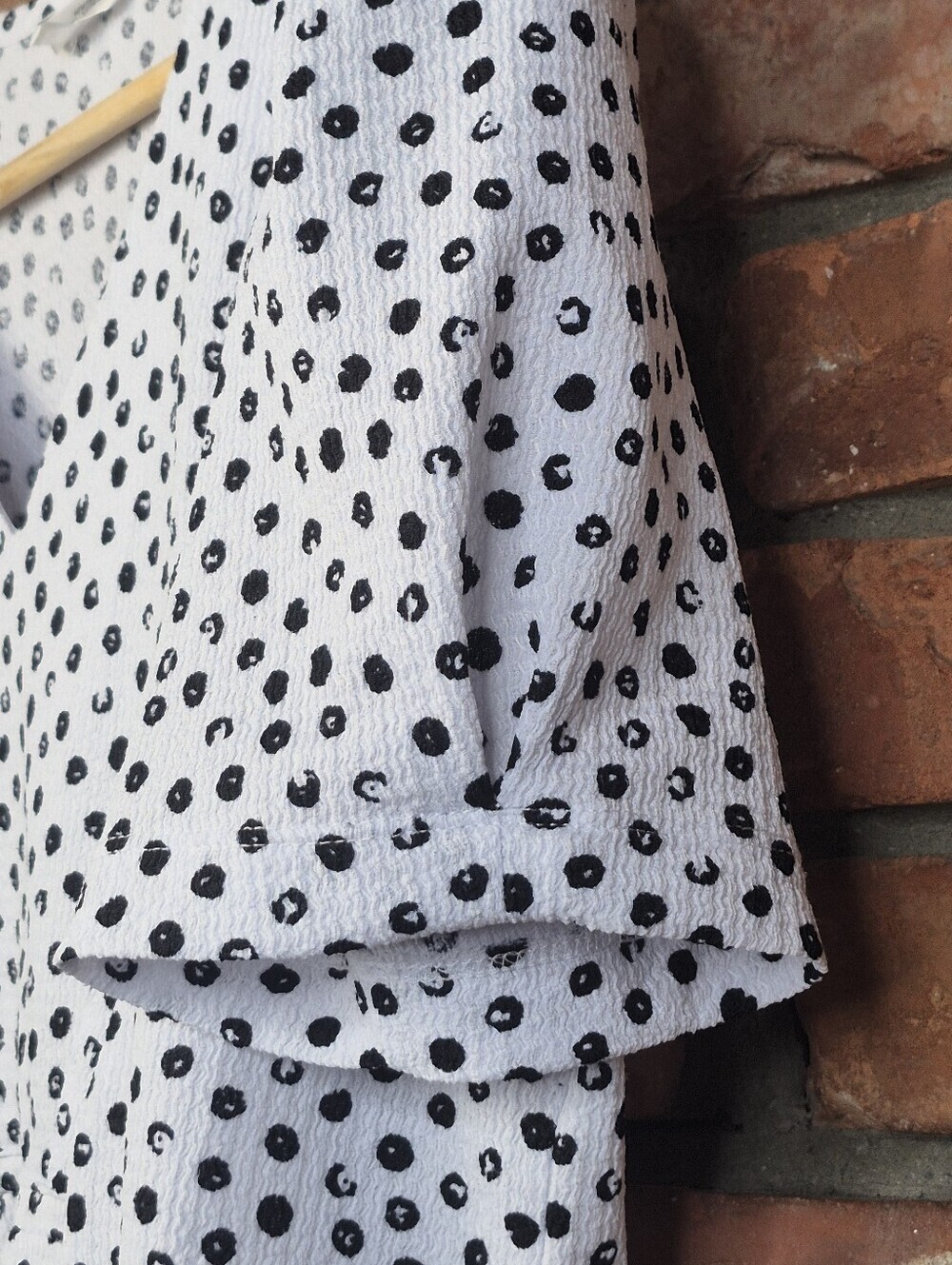 Northern Reflections Textured Polka Dot V-Neck Blouse Puff Sleeve Small - Picture 3 of 8